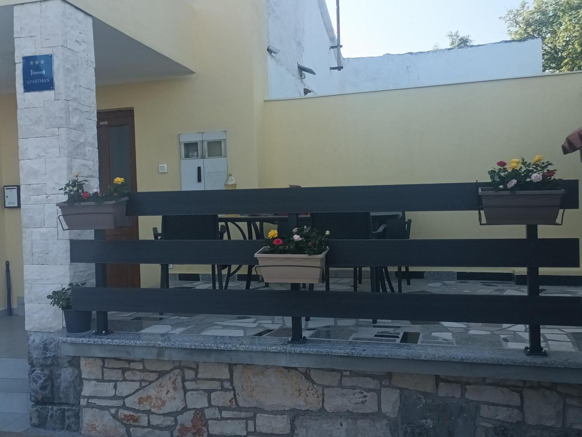Lulic Apartment Лабин Екстериор снимка